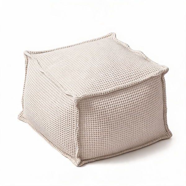 Pouf Carré Beige Salon – Le Form – Studio fond blanc