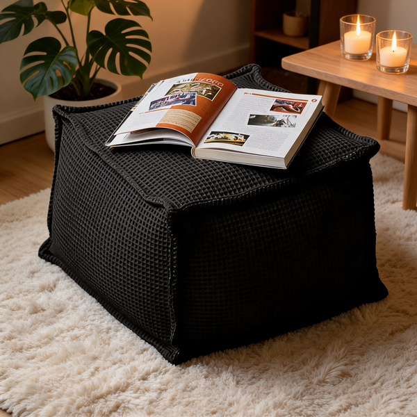 Pouf Carré Noir Salon – Le Form – Lifestyle