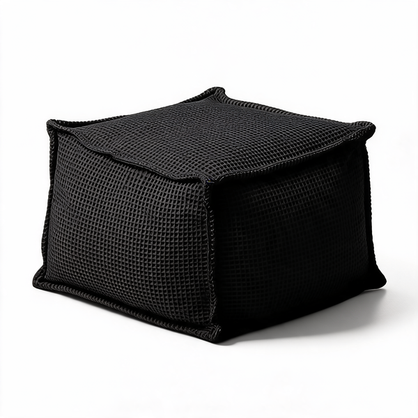 Pouf Carré Noir Salon – Le Form – Studio fond blanc